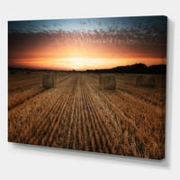 DesignArt 'polje punog bala sijena na Sunset Landscape' Farmhouse Canvas Wall Art Print